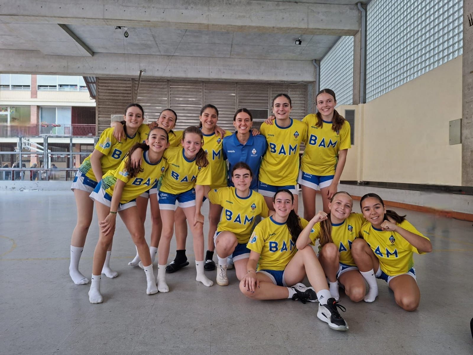L’INFANTIL BLAU FEMENÍ FA DOBLETE